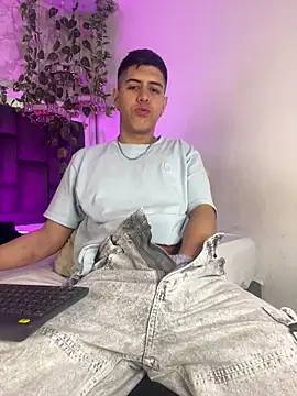 Angel Khouri online show from 09-21-25, 04:03