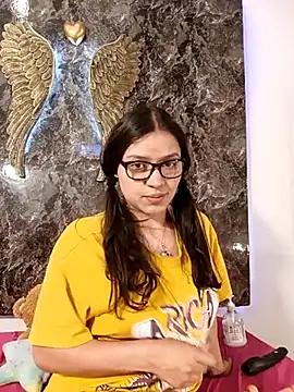 Snapshot of Danni_shy chatting on 02-21-25, 12:05 Danni shy online show from 02-21-25, 12:05