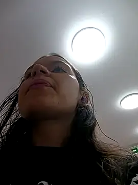 Snapshot of Danni_shy chatting on 03-04-25, 03:37 Danni shy online show from 03-04-25, 03:37
