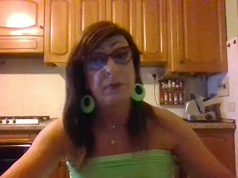 Snapshot of Tiabet chatting on 11-22-25, 09:03 Tiabet online show from 11-22-25, 09:03