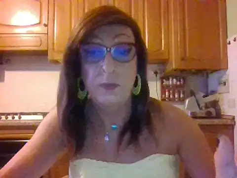 Snapshot of Tiabet chatting on 11-27-25, 08:22 Tiabet online show from 11-27-25, 08:22