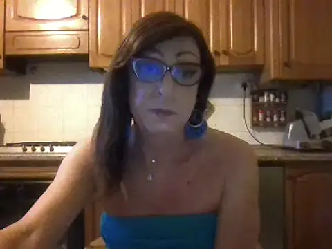 Snapshot of Tiabet chatting on 03-19-26, 09:30 Tiabet online show from 03-19-26, 09:30