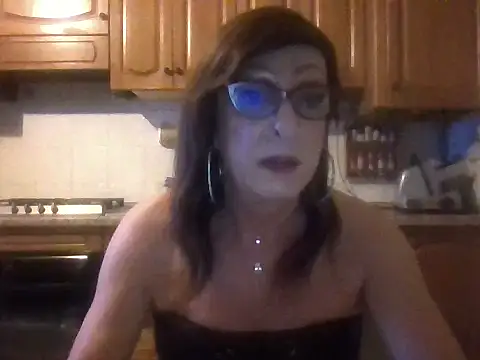 Snapshot of Tiabet chatting on 06-24-26, 07:57 Tiabet online show from 06-24-26, 07:57