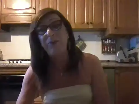 Snapshot of Tiabet chatting on 07-24-26, 07:56 Tiabet online show from 07-24-26, 07:56