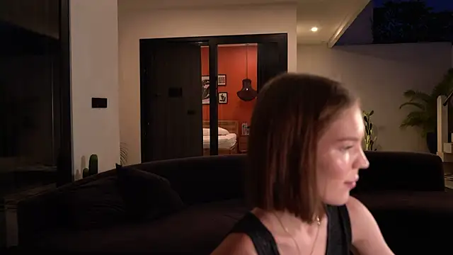 alittlestarrr online show from 11-18-25, 10:41