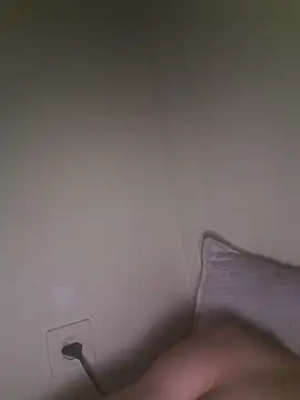 Snapshot of KlachDZ chatting on 02-14-25, 11:42 KlachDZ online show from 02-14-25, 11:42