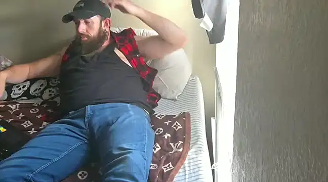 StruggleSnuggles online show from 12-31-24, 12:00