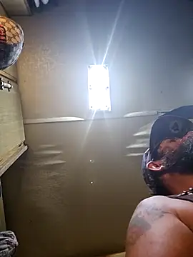 StruggleSnuggles online show from 10-05-25, 04:44