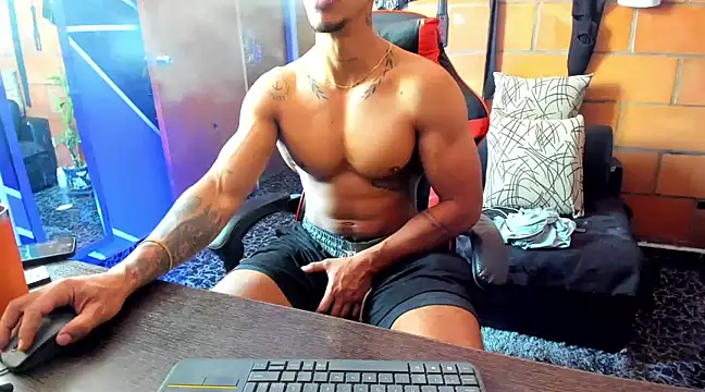 Adam Valenciia online show from 03-11-25, 03:02