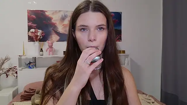 Nellie Medina online show from 10-06-25, 09:45