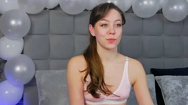 Snapshot of TheEmma chatting on 02-09-25, 03:01 TheEmma online show from 02-09-25, 03:01