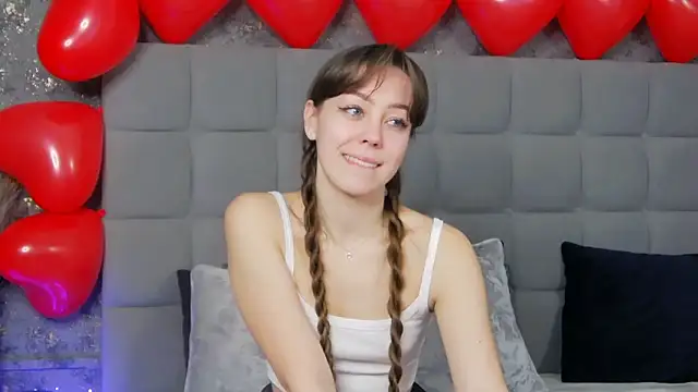 Snapshot of TheEmma chatting on 02-15-25, 07:06 TheEmma online show from 02-15-25, 07:06