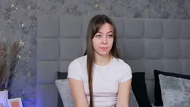 Snapshot of TheEmma chatting on 02-26-25, 09:42 TheEmma online show from 02-26-25, 09:42