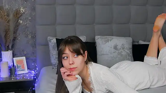 Snapshot of TheEmma chatting on 03-06-25, 10:30 TheEmma online show from 03-06-25, 10:30