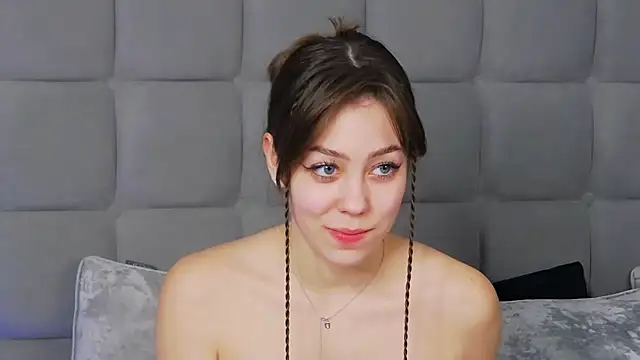 Snapshot of TheEmma chatting on 03-16-25, 02:33 TheEmma online show from 03-16-25, 02:33