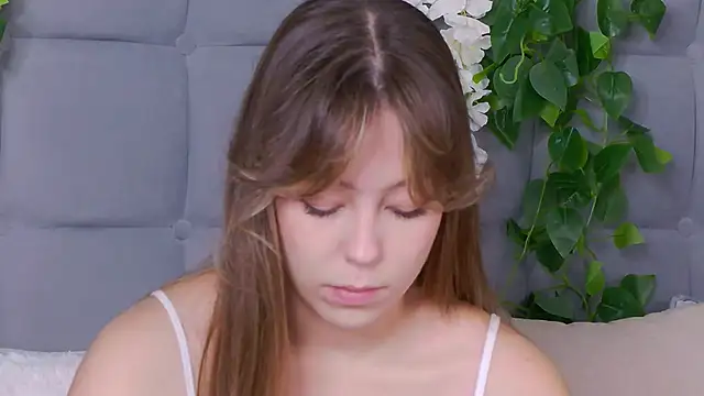 Snapshot of TheEmma chatting on 10-20-25, 06:47 TheEmma online show from 10-20-25, 06:47