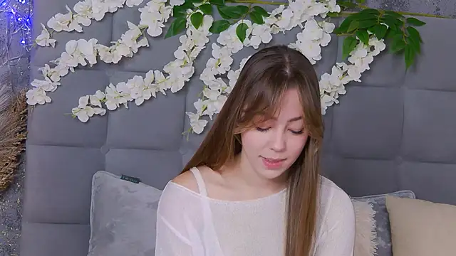 Snapshot of TheEmma chatting on 11-06-25, 07:20 TheEmma online show from 11-06-25, 07:20