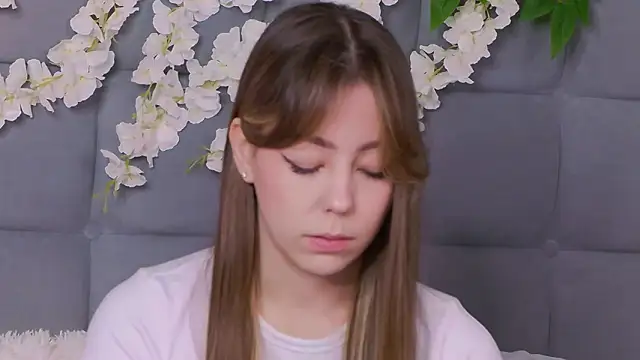 Snapshot of TheEmma chatting on 11-07-25, 07:08 TheEmma online show from 11-07-25, 07:08