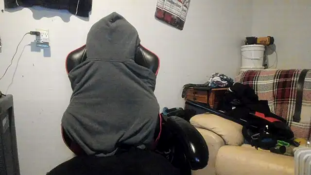 Snapshot of JamesMichael88 chatting on 03-04-25, 03:37 JamesMichael88 online show from 03-04-25, 03:37