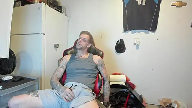 Snapshot of JamesMichael88 chatting on 03-13-25, 01:32 JamesMichael88 online show from 03-13-25, 01:32