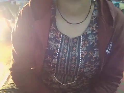 Snapshot of Hot-shanvi chatting on 01-08-25, 12:15 Hot-shanvi online show from 01-08-25, 12:15