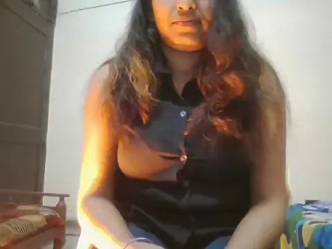Snapshot of Hot-shanvi chatting on 02-07-25, 03:45 Hot-shanvi online show from 02-07-25, 03:45