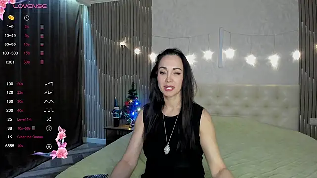 Snapshot of Monica_Weiss chatting on 12-19-25, 09:44 Monica Weiss online show from 12-19-25, 09:44