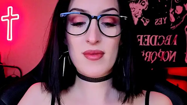 Miss Alice   online show from 05-19-26, 01:11