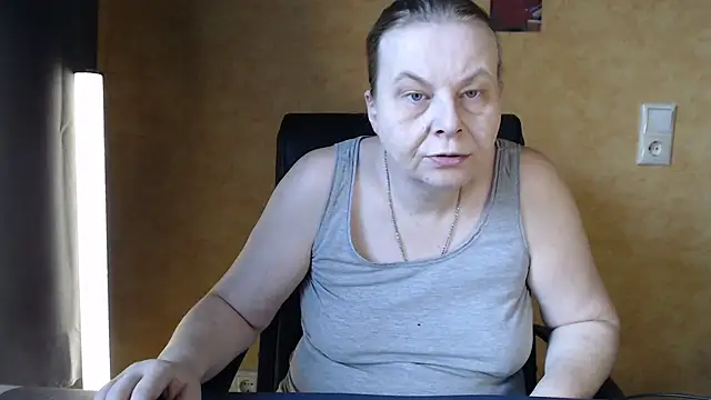 Snapshot of Sweet_Phoenix chatting on 10-03-25, 06:10 Sweet Phoenix online show from 10-03-25, 06:10