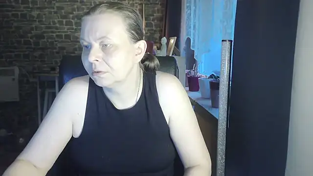 Snapshot of Sweet_Phoenix chatting on 10-08-25, 05:27 Sweet Phoenix online show from 10-08-25, 05:27