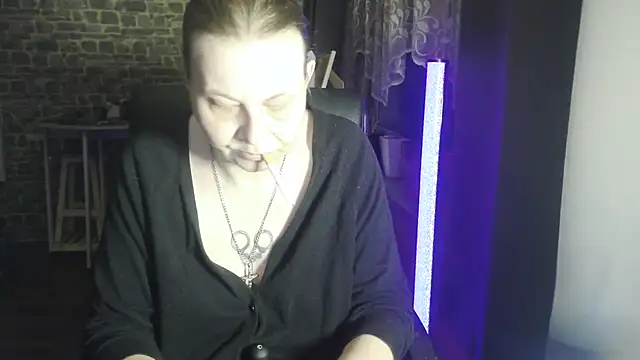 Snapshot of Sweet_Phoenix chatting on 10-09-25, 04:54 Sweet Phoenix online show from 10-09-25, 04:54