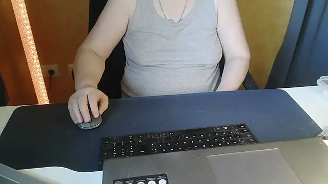 Sweet Phoenix online show from 06-19-26, 01:15