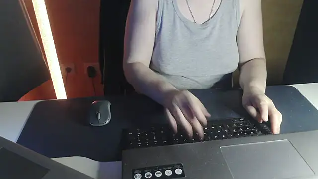 Sweet Phoenix online show from 06-23-26, 07:56