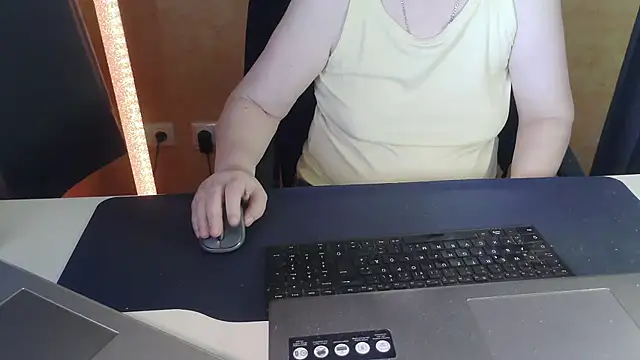 Sweet Phoenix online show from 06-24-26, 08:02