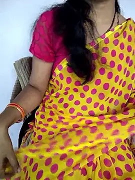 lovelygirl4567 online show from 03-18-26, 05:54