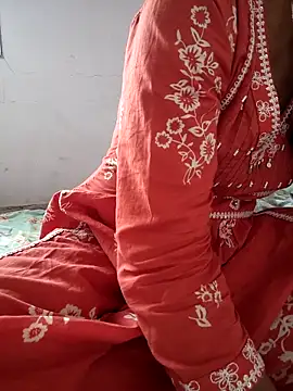 lovelygirl4567 online show from 04-30-26, 05:03
