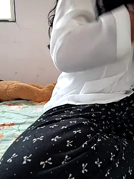 lovelygirl4567 online show from 05-01-26, 05:34