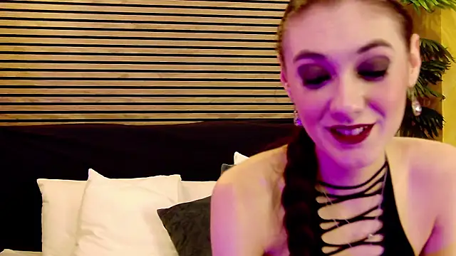 SamaraSinn online show from 01-31-25, 05:09