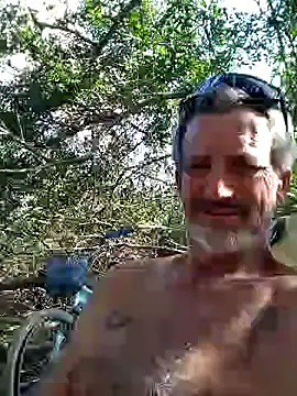 Snapshot of Cloudin_around chatting on 02-06-25, 04:47 Cloudin around online show from 02-06-25, 04:47