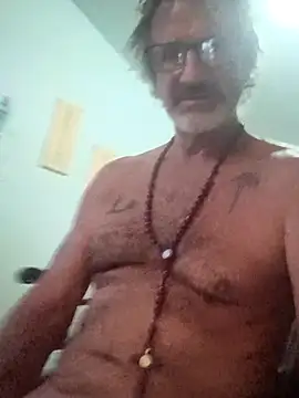 Snapshot of Cloudin_around chatting on 10-11-25, 07:34 Cloudin around online show from 10-11-25, 07:34