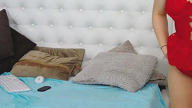 Little  Iris online show from 01-20-25, 07:25