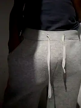 MKbesxxx online show from 03-04-25, 07:32