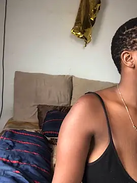 Snapshot of MKbesxxx chatting on 12-21-25, 12:23 MKbesxxx online show from 12-21-25, 12:23