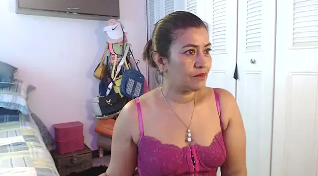 CamilaLix online show from 01-05-25, 07:39