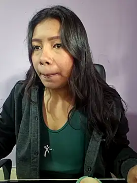 Snapshot of PaulaOrtiz_1 chatting on 10-13-25, 01:33 PaulaOrtiz 1 online show from 10-13-25, 01:33