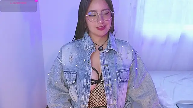 Snapshot of Gretta_Hot chatting on 03-18-26, 08:23 Gretta Hot online show from 03-18-26, 08:23