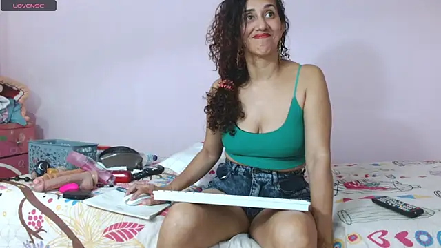 latinabueno41 online show from 02-16-25, 02:09