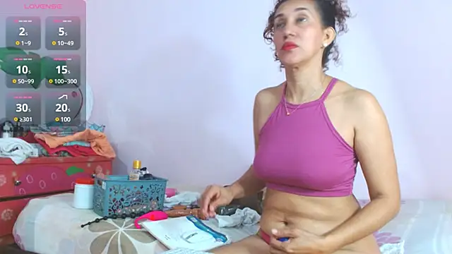 latinabueno41 online show from 03-07-25, 01:09