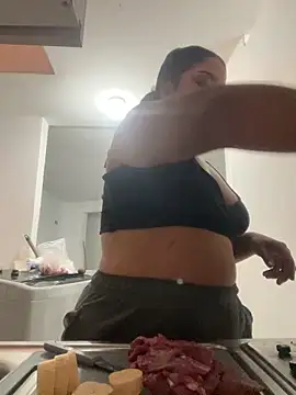 Snapshot of Scarlet_lace chatting on 12-13-25, 10:48 Scarlet lace online show from 12-13-25, 10:48