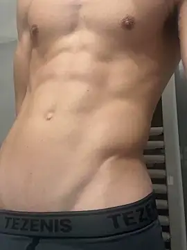 Snapshot of EmanuelMCL chatting on 01-03-25, 09:05 EmanuelMCL online show from 01-03-25, 09:05